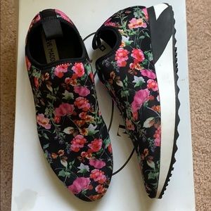 Steve Madden speed sneaker
